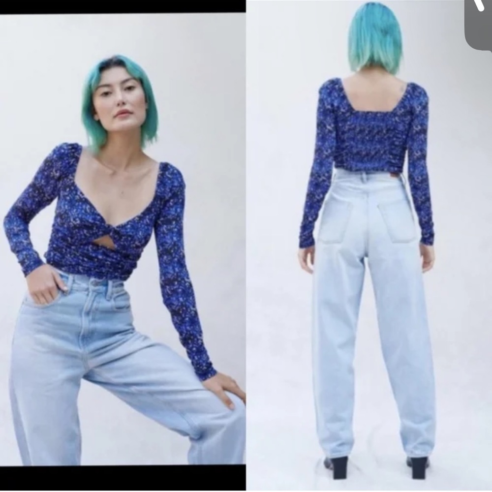 Urban Outfitters Keyhole Long Sleeve Blue Floral Top. Size S P (265)